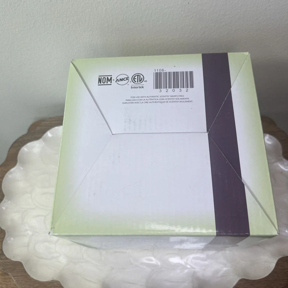 Scentsy‎ In Bloom Element Warmer Retired Pink Flower Wax Warmer NIB